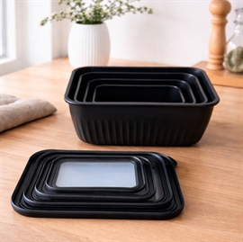 Skålsett med lokk i rektangulær form 4 stk. i plast, svart