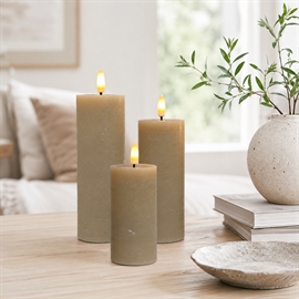 3-pakning LED Blokklys Ø: 5 x H: 10, 12,5 og 15 cm Rustikt Vokslys med Resin, Latte