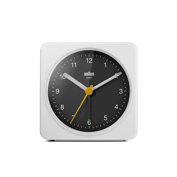 Braun BC03WB analog vekkerklokke med stille urverk, hvit/svart